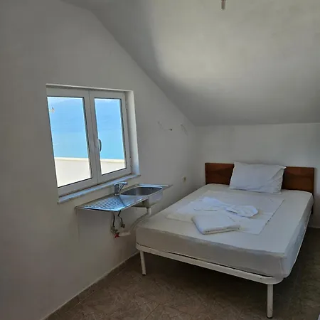 Vila Vako Rooms For Rent Pogradec