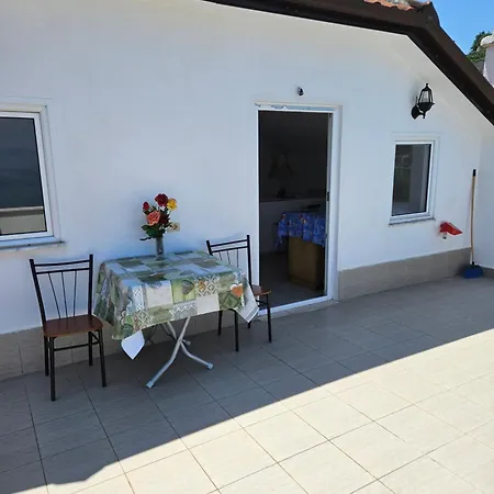 Vila Vako Rooms For Rent Appartamento Pogradec